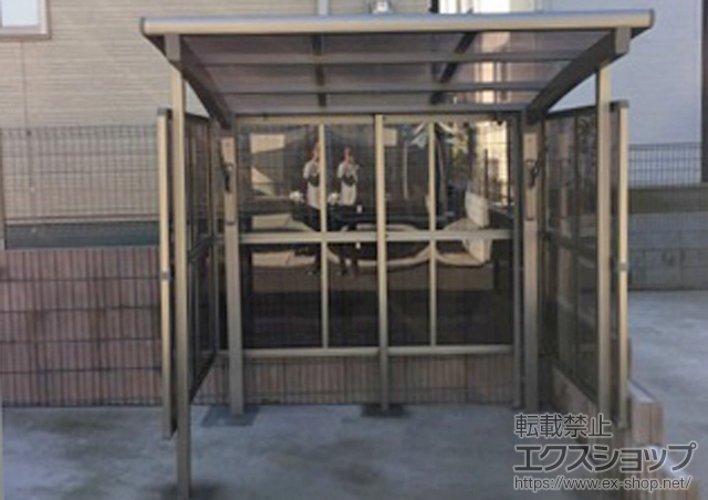 千葉県千葉市のLIXIL リクシル（トステム）のサイクルポート・駐輪場 カーブパークシグマIII オープンタイプ 積雪〜20cm対応＋サイドパネル(2面囲い)＋収納式物干し 標準タイプ(1本入り) 施工例