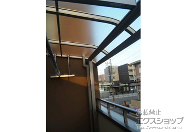 埼玉県草加市ののバルコニー・ベランダ屋根 ヴェクターテラス R型 屋根タイプ 単体 積雪〜20cm対応＋吊り下げ式物干し 施工例
