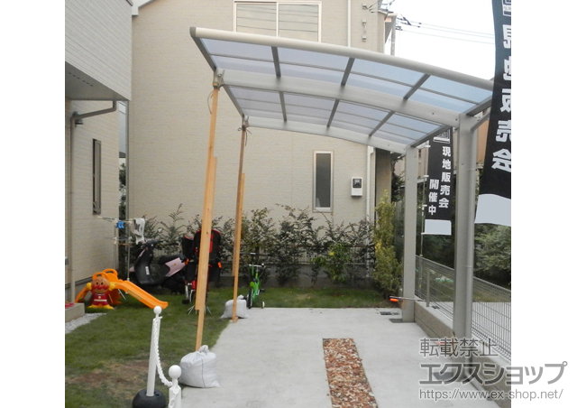 東京都府中市ののカーポート レイナポートグラン　積雪〜20cm対応＋着脱式サポート（2本入り） 施工例