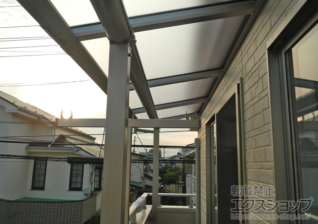 東京都府中市ののバルコニー・ベランダ屋根 ヴェクターテラス F型 屋根タイプ 連棟 積雪〜20cm対応 施工例