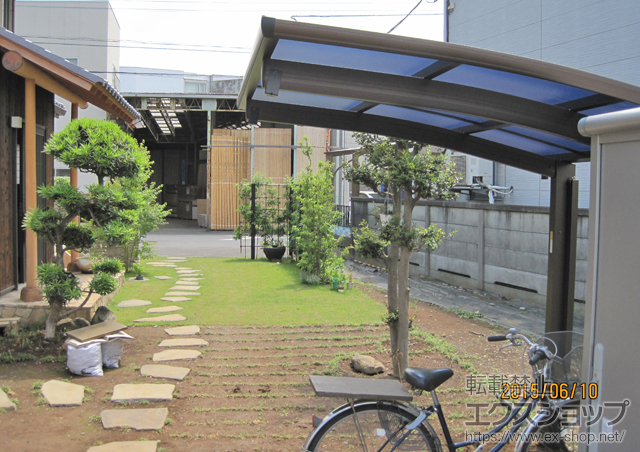 埼玉県新座市ののサイクルポート・駐輪場 プレシオスポート ミニ 積雪〜20cm対応＋着脱式補助柱 施工例