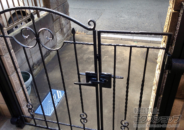 東京都町田市のの門扉 トラディシオン門扉1型 両開き親子 門柱使用 施工例