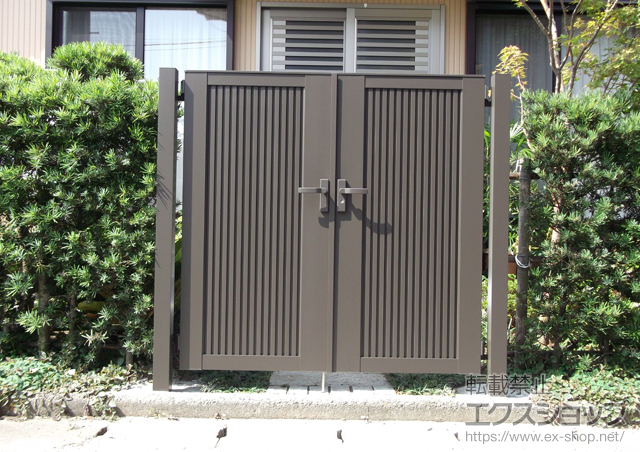 徳島県阿南市のの門扉 ライシス門扉 6型 たて目隠し 両開き 柱使用 施工例