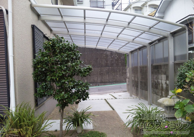 愛媛県伊予郡砥部町ののカーポート レイナベーカポートグラン 延長　積雪〜20cm対応＋サイドパネル 基本セット用 51-08H＋サイドパネル ハーフセット用 J14-08 施工例