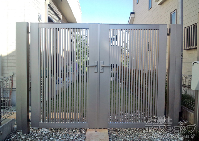 東京都世田谷区のの門扉 ライシス門扉 2型 細たて桟 両開き 柱使用 施工例