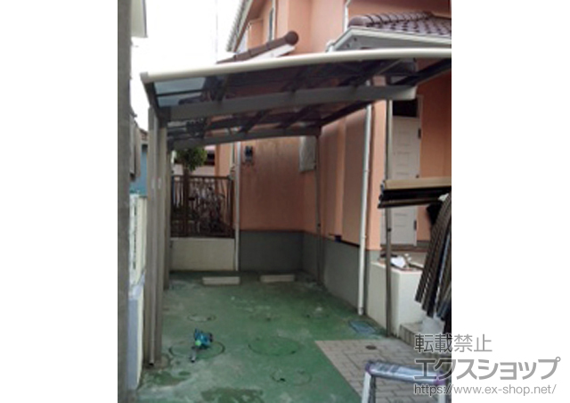 神奈川県平塚市のLIXIL リクシル（トステム）のカーポート カーブポートシグマIII 積雪〜20cm対応＋着脱式サポート ロング柱23用 1本入り×2セット 施工例