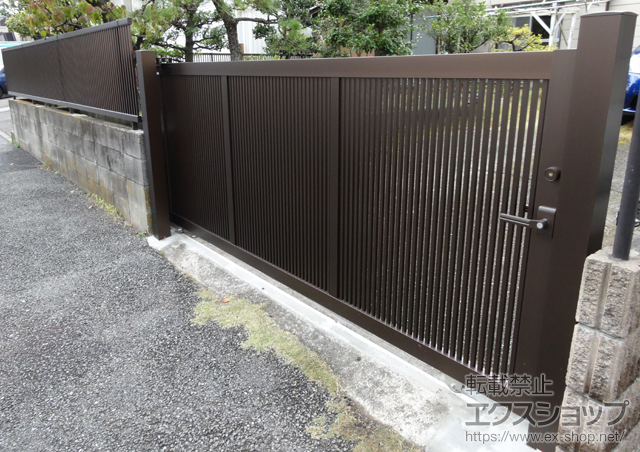 神奈川県横浜市ののカーゲート エクスライン引戸2型 <片引きタイプ> 30-12S 施工例