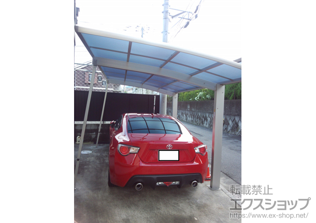 神奈川県平塚市ののカーポート プレシオスポート 積雪〜20cm対応＋プレシオスポート用 着脱式補助柱※2本入り＋屋根ふき材補強部品※7個入り 施工例