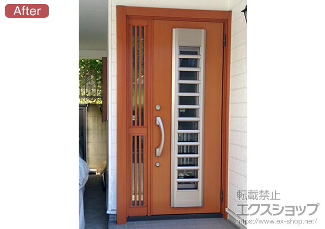 千葉県市川市のLIXIL リクシル（トステム）の玄関ドア リシェントK4仕様 22片袖飾り中桟付き(ランマ無し)R 001型 ※袖飾り取付け孔加工あり 施工例