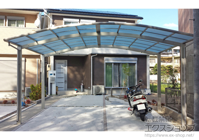 愛知県一宮市ののカーポート レイナツインポートグラン　積雪〜20cm対応＋水平式物干し テラス柱用 標準 2本入り×1セット 施工例