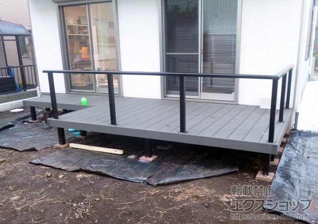 東京都町田市ののウッドデッキ、バルコニー・ベランダ屋根、カーポート リウッドデッキ 200＋シンプルモダンデッキフェンス1型＜笠木のみタイプ＞ 施工例