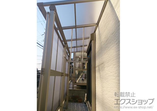 福岡県福岡市ののテラス屋根 ヴェクターテラス F型 テラスタイプ 単体 積雪〜20cm対応＋吊り下げ式物干し＋前面パネル 柱奥行移動タイプ(テラス屋根用) 施工例