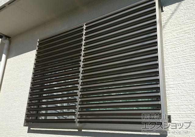 広島県広島市のLIXIL リクシル（トステム）の面格子・窓格子 目隠し可動ルーバー 引違い窓用 施工例