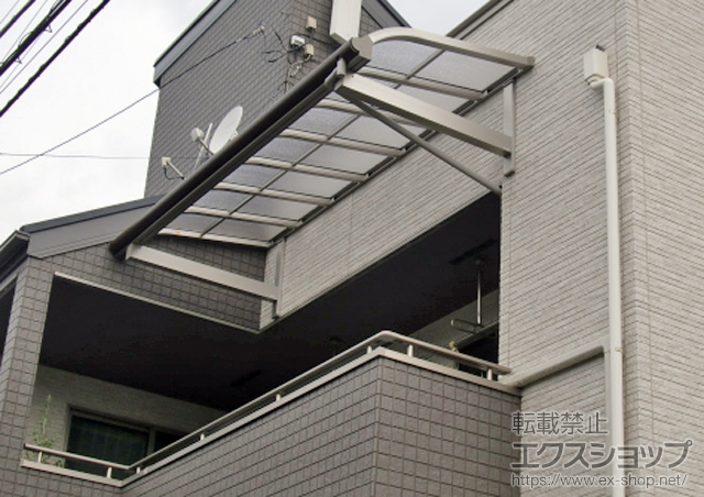 東京都東久留米市ののバルコニー・ベランダ屋根 ヴェクターテラス R型 1500 ルーフタイプ 単体 積雪〜50cm対応 ※縦樋ユニットなし 施工例
