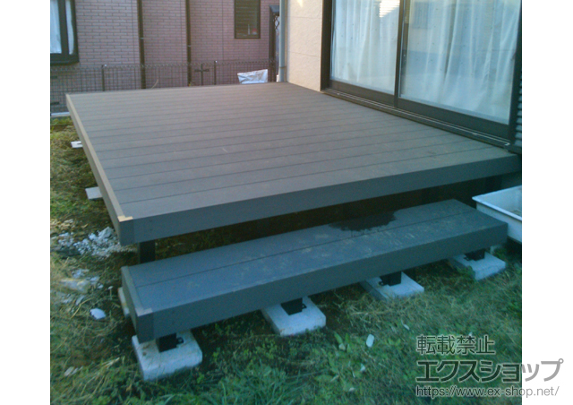 千葉県流山市ののウッドデッキ ウッドデッキ 200＋段床セット 片側面タイプ 1段 施工例