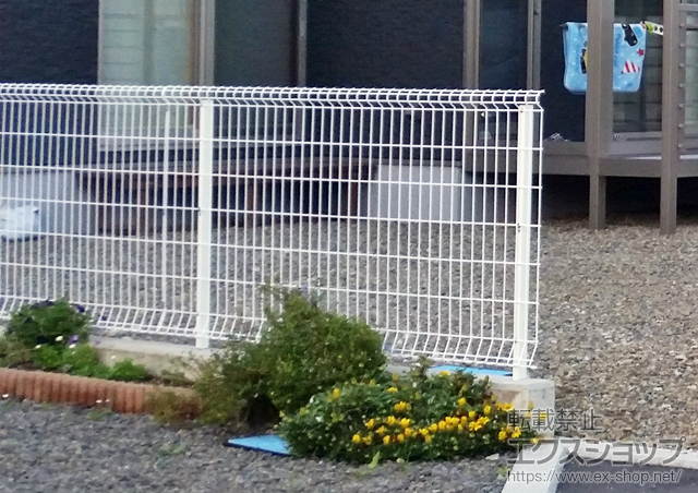 愛媛県西条市ののフェンス・柵 イーネットフェンス2F型 自由柱タイプ 施工例