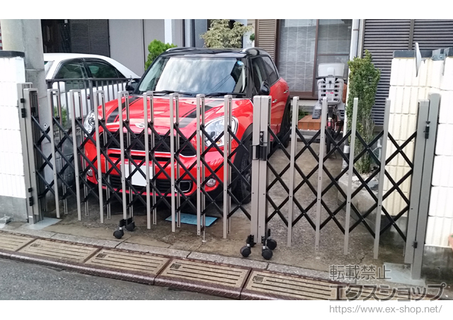 埼玉県さいたま市ののカーゲート トリップゲート RC型 ノンレール 両開き親子 33WO(12S+21M) 施工例