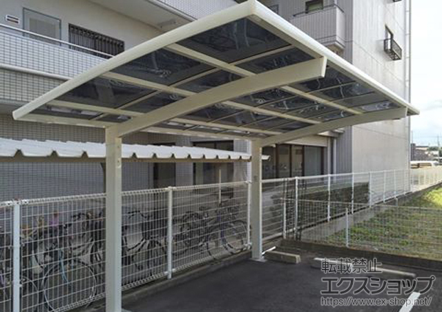 香川県高松市のLIXIL リクシル（トステム）のカーポート カーブポートシグマIII 積雪〜20cm対応 施工例