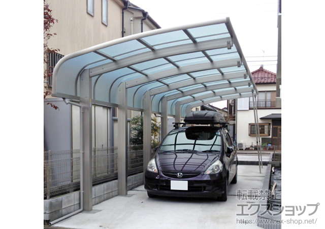 東京都小平市ののカーポート レイナキャップポートグラン50 縦連棟　積雪〜50cm対応＋着脱式サポート（3本入り） 施工例