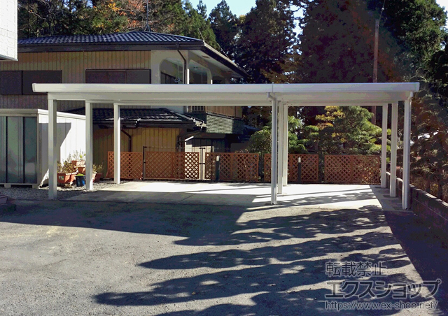 栃木県日光市のLIXIL リクシル（トステム）のカーポート テリオスポートIII 4500 3台用 横連棟 角柱9本仕様 積雪〜150cm対応 施工例