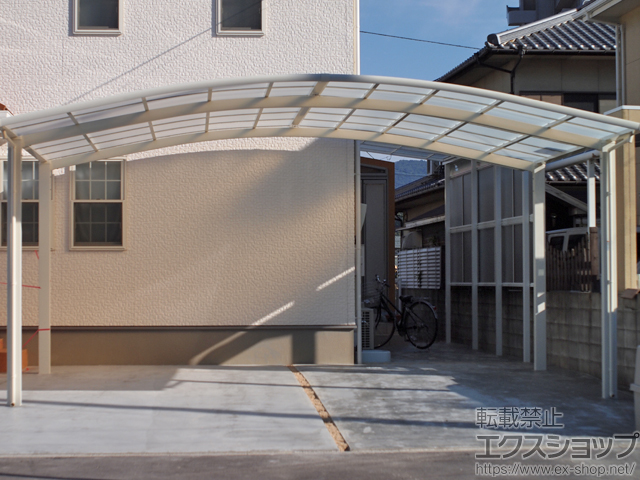 香川県綾歌郡宇多津町のLIXIL リクシル（トステム）のカーポート ネスカR (ラウンドスタイル) ワイド 積雪〜20cm対応 施工例