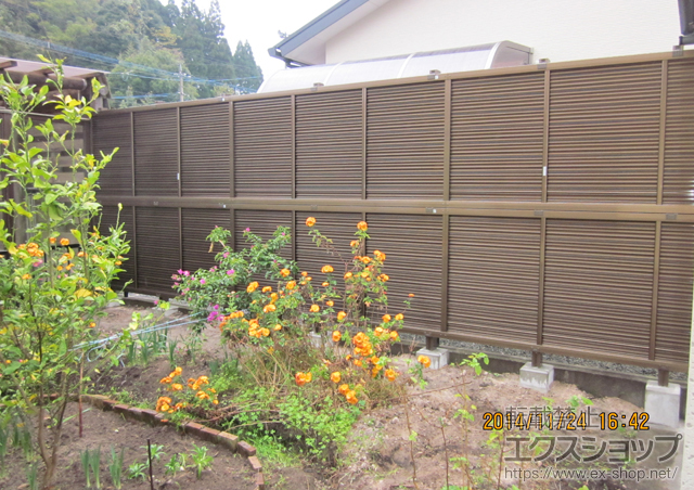 鹿児島県日置市ののフェンス・柵 ライシスフェンス 5型 横目隠し アルミ多段柱使用 施工例