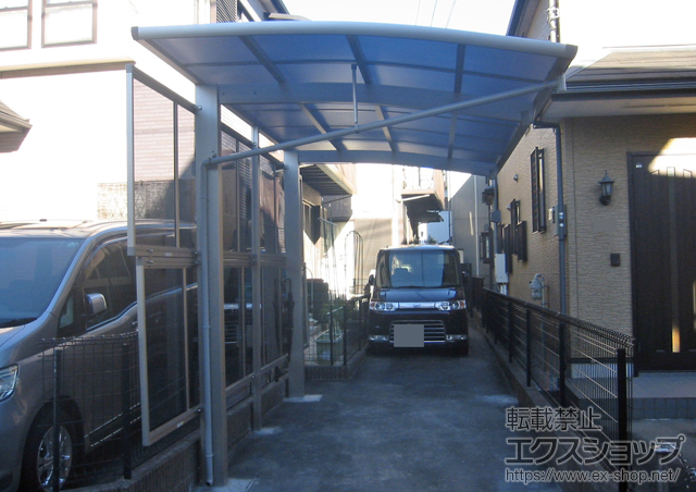 東京都日野市ののカーポート レイナポートREグラン 前下がり 積雪〜20cm対応＋サイドパネル＋着脱式サポート　標準柱用　2本入り×1セット 施工例