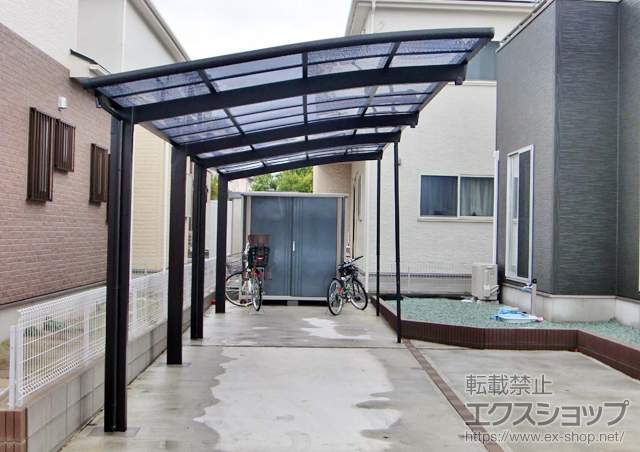 宮城県仙台市のLIXIL リクシル（トステム）のカーポート カーブポートシグマIII 縦連棟 耐風圧強度仕様 積雪〜30cm対応 施工例