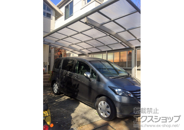 神奈川県横浜市ののカーポート レイナポートグラン　積雪〜20cm対応＋サイドパネル＋着脱式サポート 標準・ハイルーフ兼用(2本入り) 施工例