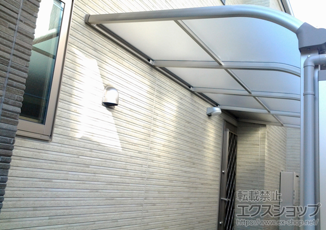 神奈川県横浜市ののテラス屋根 ヴェクターテラス R型 テラスタイプ 単体 積雪〜20cm対応＋ヴェクターテラス R型用前面パネル 2段・柱標準タイプ用 施工例