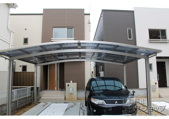 愛知県春日井市のLIXIL リクシル（トステム）のカーポート カーブポートシグマIII ワイド 積雪〜20cm対応 施工例