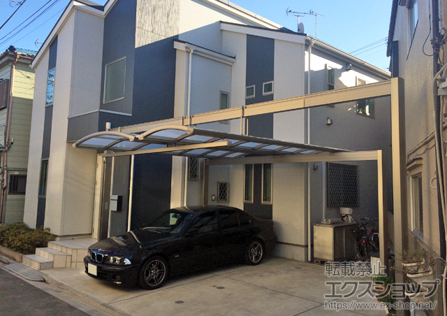東京都墨田区のLIXIL リクシル（トステム）のカーポート ﾏﾙﾁｽｸｴｱ　ｱｰﾙ屋根 ﾚｷﾞｭﾗｰ合掌 両支持ﾀｲﾌﾟ 積雪〜20cm対応 施工例