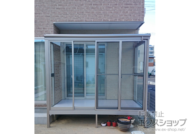 宮城県岩沼市のLIXIL リクシル（トステム）のテラス囲い・サンルーム ほせるんですII F型 床納まり（ロング柱） ランマ無 袖タイプ 積雪〜20cm対応＋網戸/吊り下げ物干し 施工例