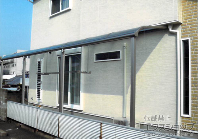 和歌山県海南市ののテラス屋根 ヴェクターテラス R型 テラスタイプ 三連棟 積雪〜20cm対応＋吊り下げ式物干し 施工例