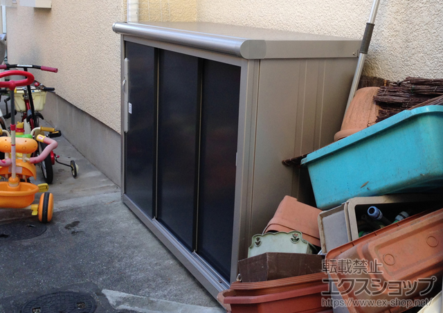 奈良県北葛城郡上牧町のの物置・屋外倉庫 エスモ 一般型 1650×520×1101(ESD-1605YGL SM)＋棚板 施工例