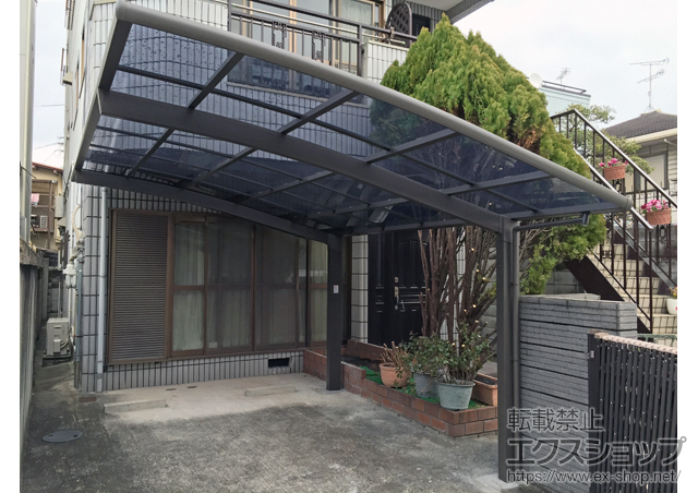 大阪府大阪市のLIXIL リクシル（トステム）のカーポート カーブポートシグマIII 積雪〜20cm対応 施工例