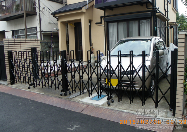 東京都足立区ののカーゲート トリップゲート RB型 ノンレール 両開き　57W（27S+30M） 施工例