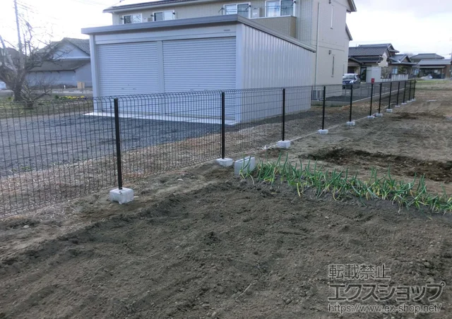 群馬県太田市のYKKAPのフェンス・柵・塀 イーネットフェンス1F型 自由柱タイプ 施工例