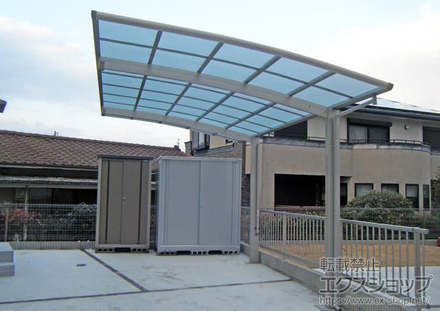 福岡県北九州市ののカーポート レイナポートグラン　積雪〜20cm対応＋着脱式サポート 標準・ハイルーフ兼用 2本入り×1セット＋屋根ふき材補強部品 1セット 施工例