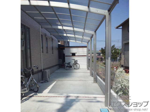 千葉県白井市ののカーポート レイナポートグラン 縦連棟 積雪〜20cm対応＋屋根ふき材補強部品＋着脱式サポート 施工例