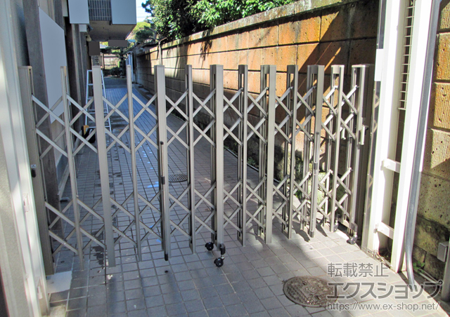 神奈川県鎌倉市ののカーゲート アルシャインII HW型Aタイプ ノンレール 片開き 270S 施工例