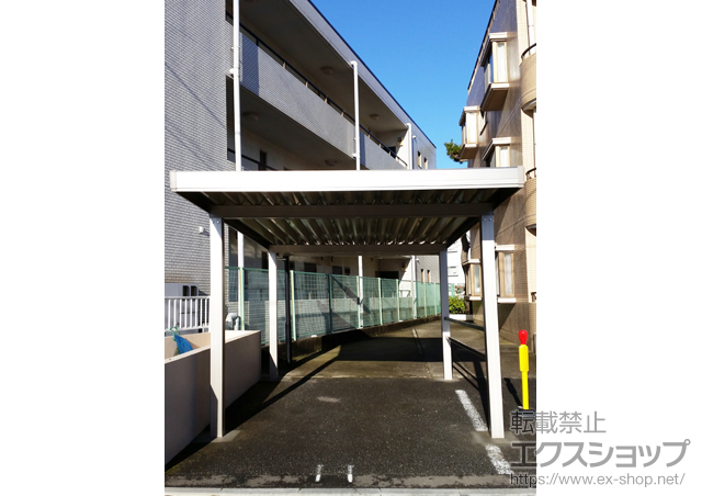 神奈川県藤沢市のLIXIL リクシル（トステム）のカーポート テリオスポートIII 1500 角柱4本 積雪〜50cm対応 施工例
