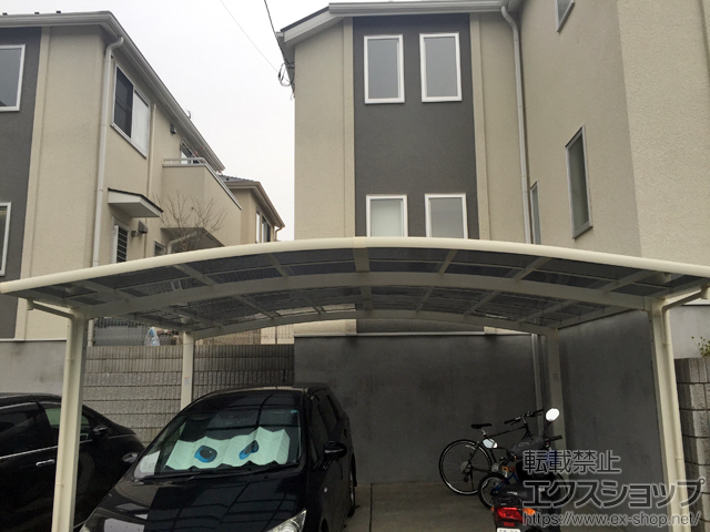 神奈川県横浜市のLIXIL リクシル（トステム）のカーポート カーブポートシグマIII ワイド 積雪〜20cm対応 施工例