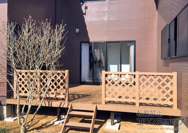 茨城県鹿嶋市ののウッドデッキ リウッドデッキ 200＋リウッドデッキフェンス2型<ラチス格子>＋階段式リウッドステップ5型 Sタイプ 2段 施工例