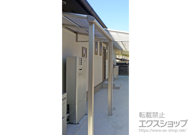 和歌山県和歌山市ののテラス屋根 ヴェクターテラス F型 テラスタイプ 単体 積雪〜20cm対応＋屋根妻パネル(左右各1枚入り)＋吊り下げ式物干し ロング 2本入り×1セット 施工例