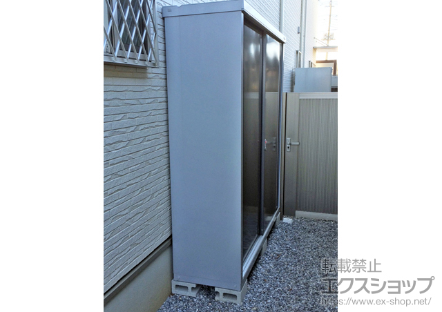 埼玉県吉川市のの物置・屋外倉庫 シンプリー 一般型（MJN-175EP PG）＋シンプリー用 別売棚板1枚（209-1） 施工例