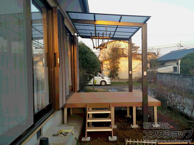 熊本県熊本市ののテラス屋根 アーキフィット ミニ 独立テラスタイプ 積雪〜20cm対応＋竿掛けセットＳ 2本入り×1セット 施工例