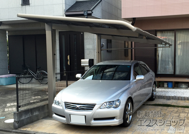 神奈川県相模原市のLIXIL リクシル（トステム）のカーポート レガーナポートシグマIII 積雪〜20cm対応+着脱式サポート 標準柱用 1本入り×2セット 施工例