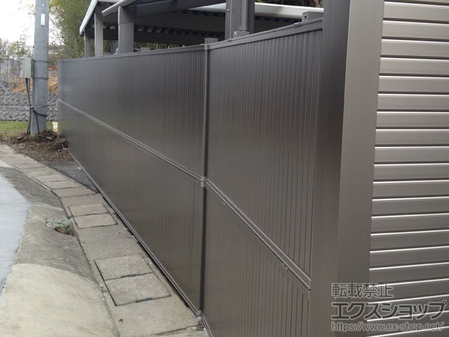 滋賀県栗東市ののフェンス・柵 プレスタフェンス 6型 たて目隠し アルミ多段柱使用 施工例