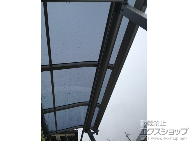 京都府京都市ののバルコニー・ベランダ屋根 プレシオステラス R型 屋根タイプ 単体 積雪〜20cm対応＋吊り下げ式物干し 施工例